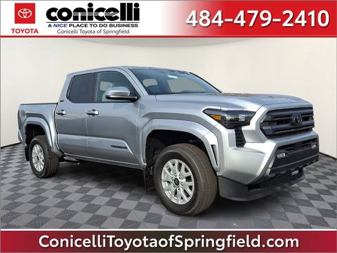 Used 2025 Toyota Tacoma SR5 image 1