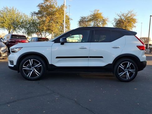 Used 2020 Volvo XC40 T5 R-Design w/ Protection Package image 2