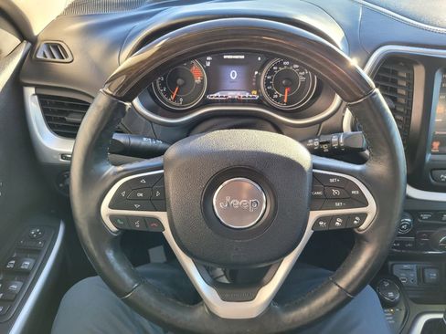 Used 2016 Jeep Cherokee Overland w/ Technology Group image 26