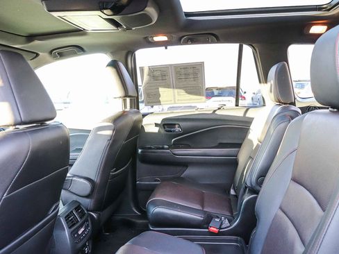 Used 2022 Honda Pilot Black Edition image 19