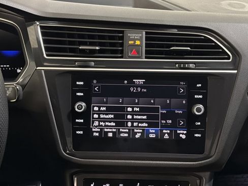 Certified 2024 Volkswagen Tiguan SE R-Line w/ MDO Package, Three-Row FWD image 32