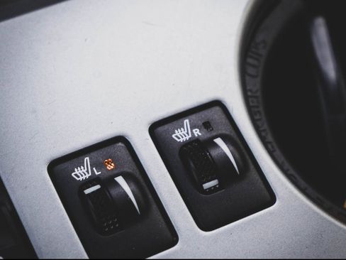 Used 2022 Toyota 4Runner SR5 Premium image 6