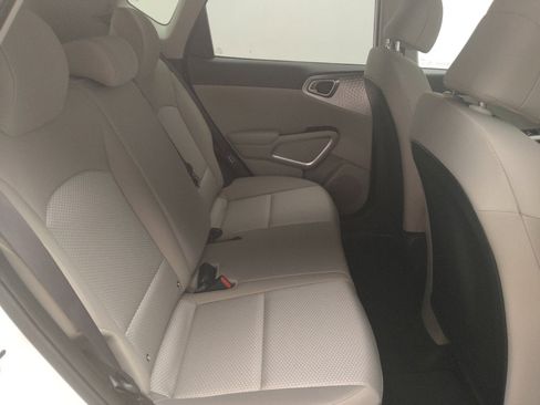 Used 2025 Kia Soul LX w/ LX Technology Package image 19