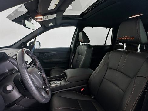 Used 2025 Honda Passport TrailSport image 13