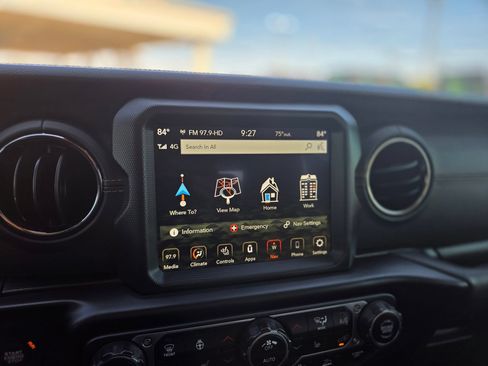 Used 2022 Jeep Gladiator Overland AWD/4WD image 23