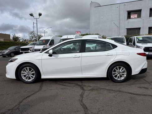 Used 2025 Toyota Camry LE FWD image 7