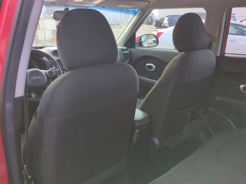 Used 2016 Kia Soul + image 17