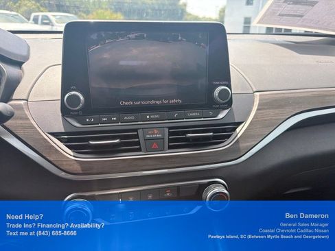 Used 2025 Nissan Altima 2.5 SV FWD image 14