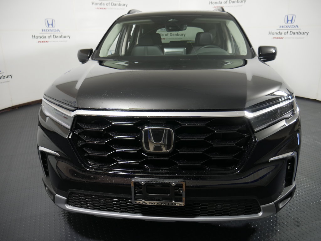 New 2026 Honda Pilot Touring image 2