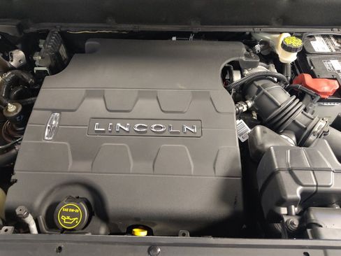 Used 2017 Lincoln MKX Reserve image 30