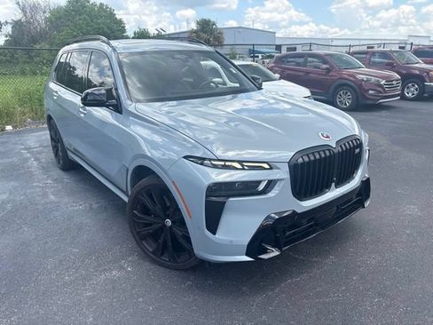 Used 2023 BMW X7 M60i AWD/4WD image 3