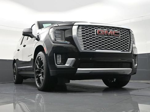 Used 2023 GMC Yukon XL Denali image 30