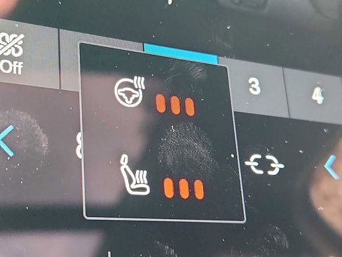 Certified 2023 Volvo XC40 B5 Plus w/ Driver Assist Package image 24