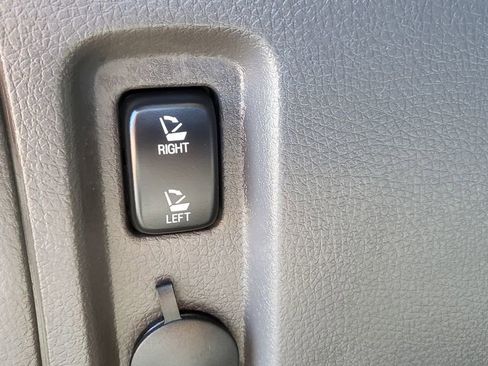 Used 2013 Ford Edge SEL image 13