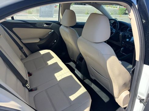 Used 2017 Volkswagen Jetta SEL image 14