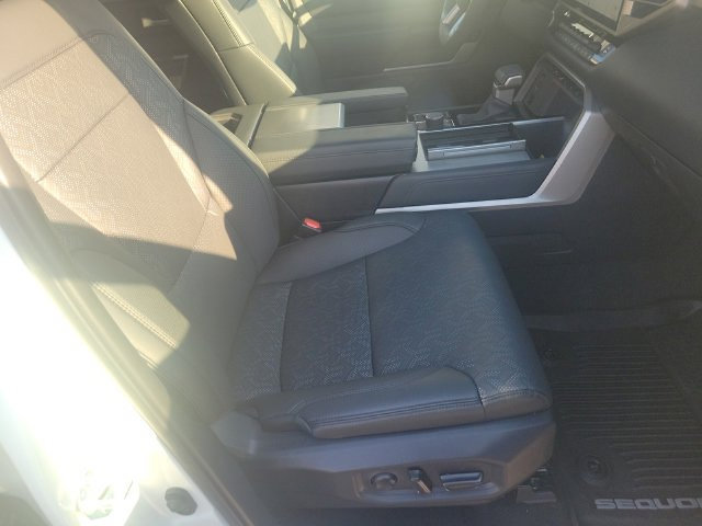 Used 2025 Toyota Sequoia Limited AWD/4WD image 10