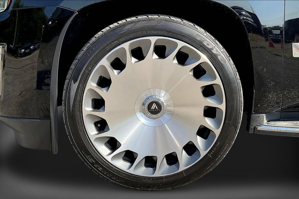 Used 2016 Cadillac Escalade ESV Luxury AWD/4WD image 35