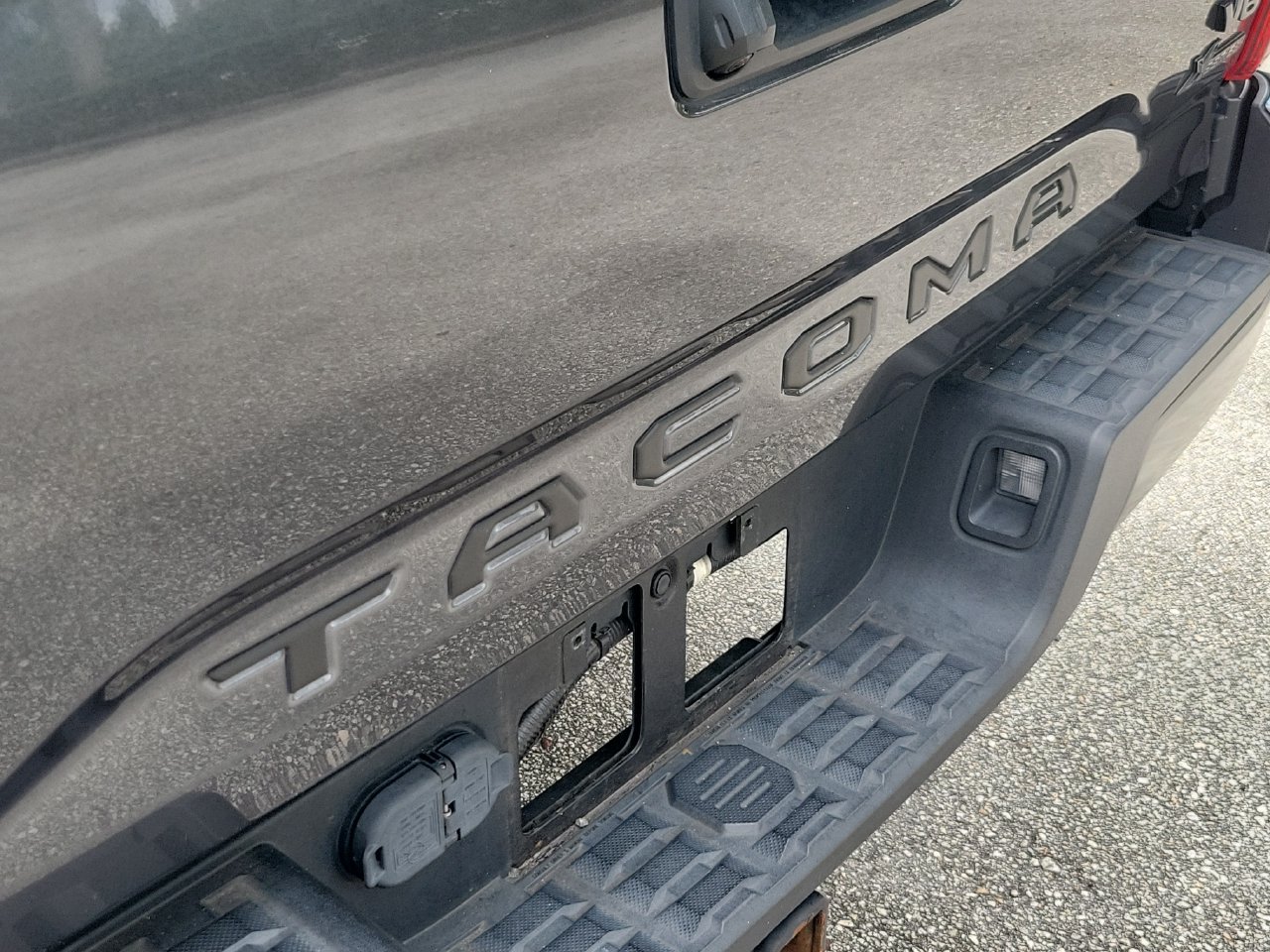 Used 2022 Toyota Tacoma SR AWD/4WD image 7