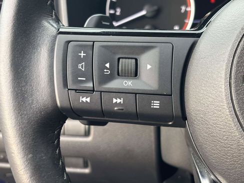 Used 2023 Nissan Rogue SL image 22