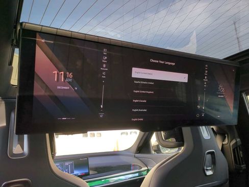 Certified 2024 BMW 760i xDrive w/ Executive Package image 40