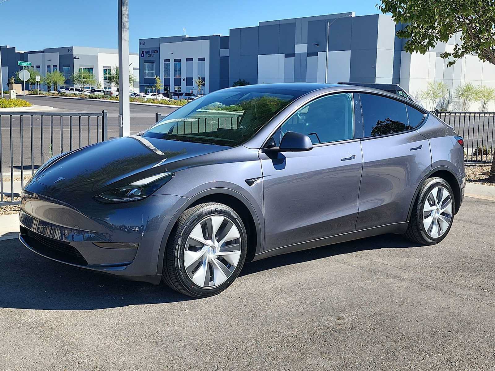 Used 2023 Tesla Model Y Long Range AWD/4WD image 4