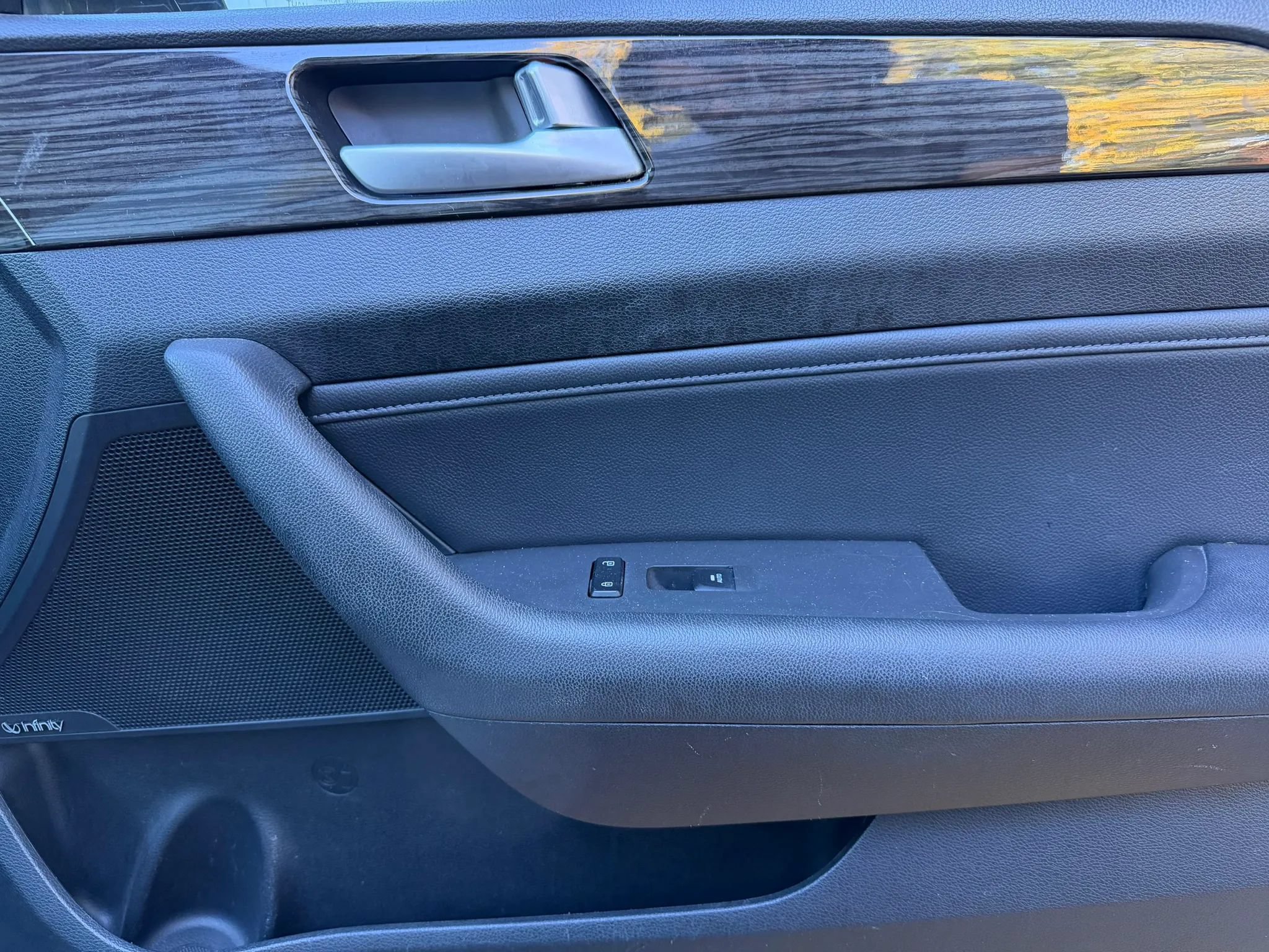 Used 2015 Hyundai Sonata Limited w/ Option Group 06 FWD image 15
