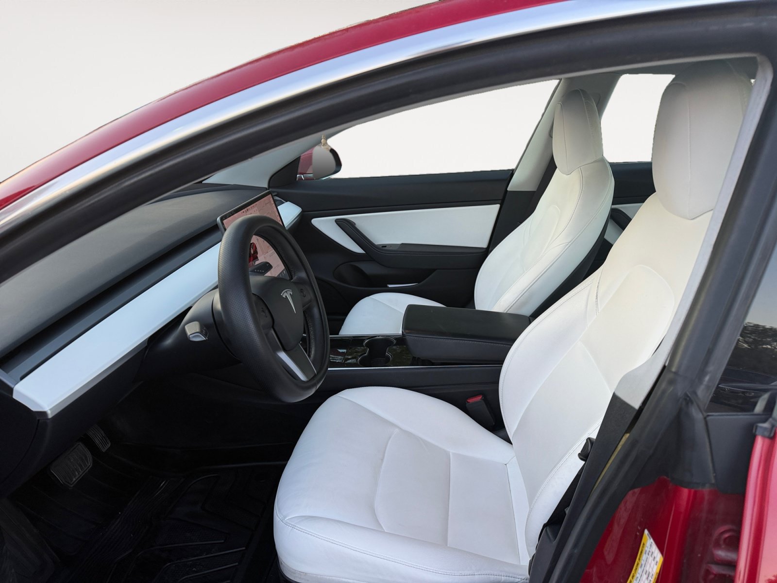 Used 2020 Tesla Model 3 Standard Range RWD image 9