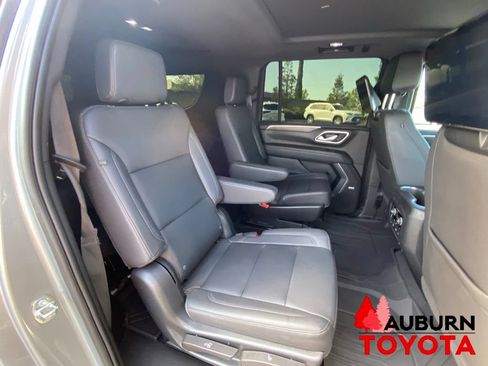 Used 2023 Chevrolet Suburban Z71 w/ Luxury Package AWD/4WD image 22