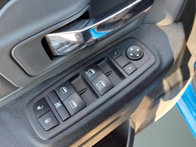 Used 2024 RAM 1500 Classic SLT AWD/4WD image 11