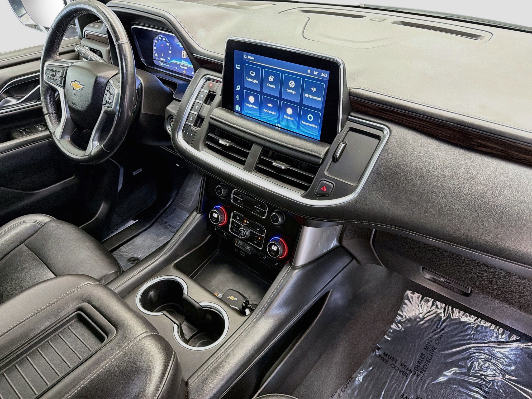 Used 2022 Chevrolet Suburban LT w/ Luxury Package RWD image 12