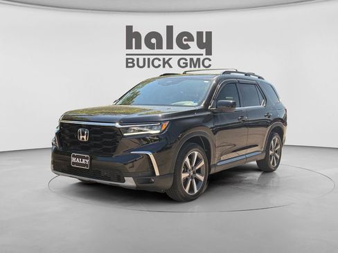 Used 2025 Honda Pilot Elite image 1