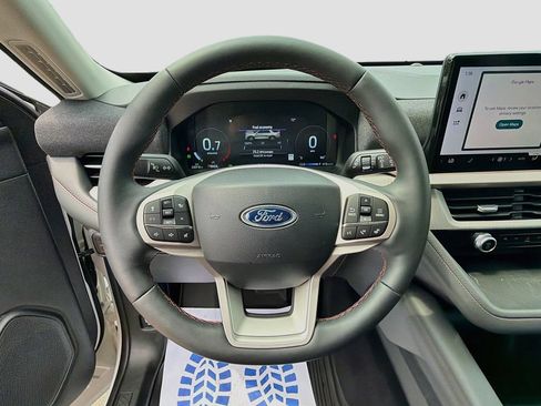 Used 2026 Ford Explorer Active w/ Active Comfort Package AWD/4WD image 11