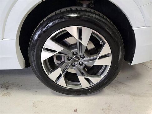 Used 2023 Audi e-tron Premium w/ Convenience Plus Package image 14