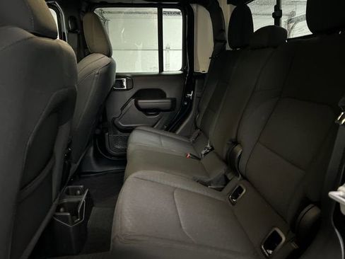 Used 2023 Jeep Gladiator Sport image 25