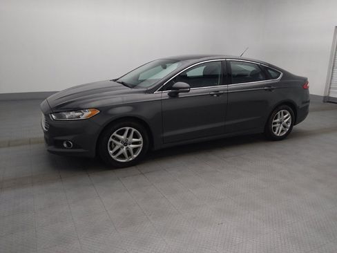 Used 2015 Ford Fusion SE w/ Equipment Group 202A FWD image 2