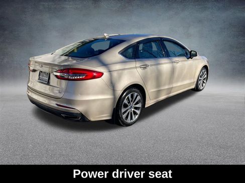 Used 2019 Ford Fusion SE image 6