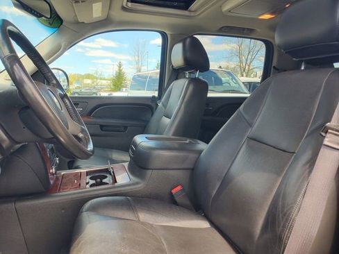 Used 2013 Chevrolet Suburban LTZ AWD/4WD image 5