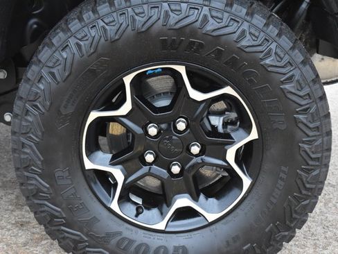 Used 2022 Jeep Wrangler Unlimited Rubicon 4xe w/ Cold Weather Group image 10