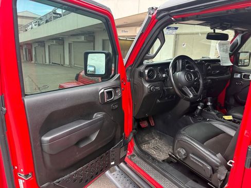 Used 2022 Jeep Gladiator Sport AWD/4WD image 15