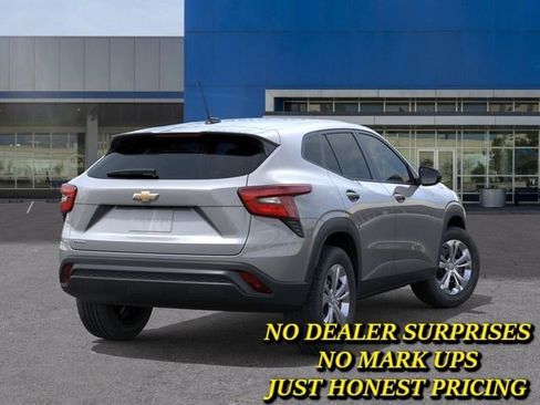 New 2026 Chevrolet Trax LS FWD image 4