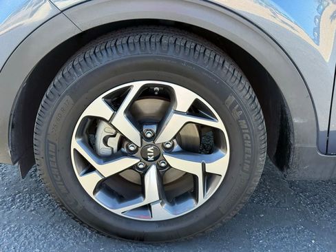 Used 2020 Kia Sportage LX image 10