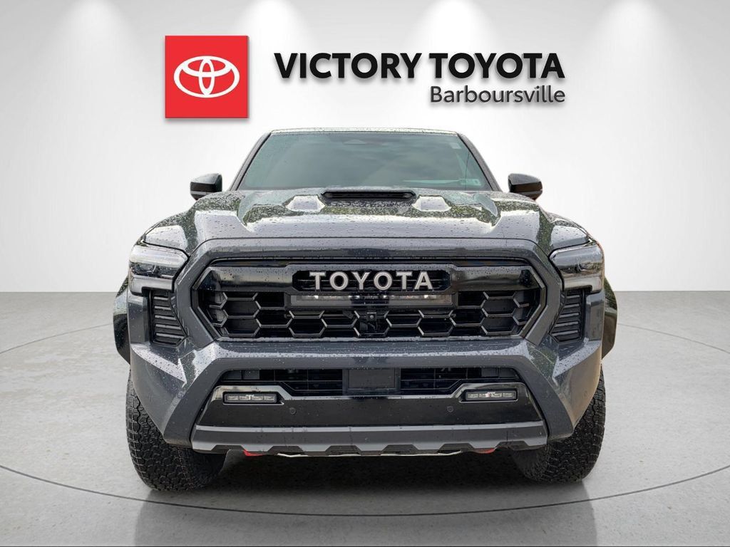 Used 2025 Toyota Tacoma TRD Pro AWD/4WD image 8