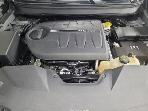 Used 2022 Jeep Cherokee Latitude Lux w/ Sun & Sound Group image 30