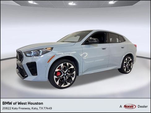 Used 2026 BMW X2 xDrive28i w/ M Sport Package AWD/4WD image 1