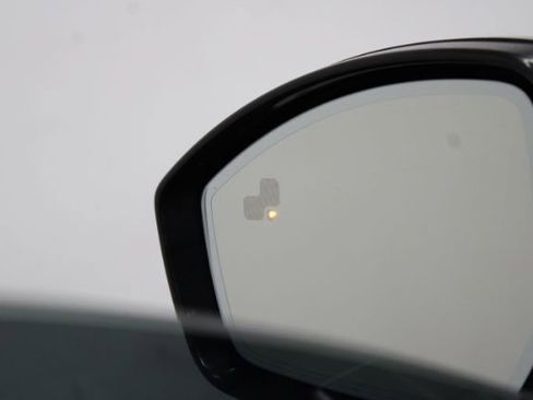 Used 2017 Jaguar F-PACE S image 11