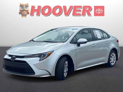 Used 2025 Toyota Corolla LE FWD image 5