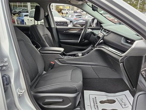 Used 2021 Jeep Grand Cherokee L Laredo w/ Luxury Tech Group I image 17