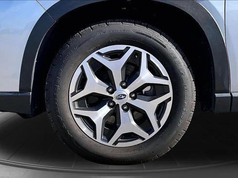 Used 2020 Subaru Forester Premium AWD/4WD image 39