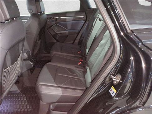 Certified 2025 Audi Q3 2.0T Premium w/ Convenience Package image 23