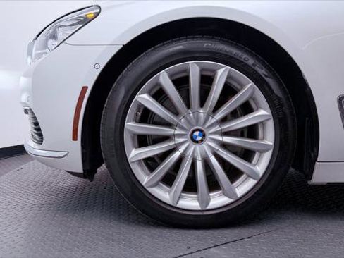 Used 2020 BMW 740i w/ Cold Weather Package RWD image 35